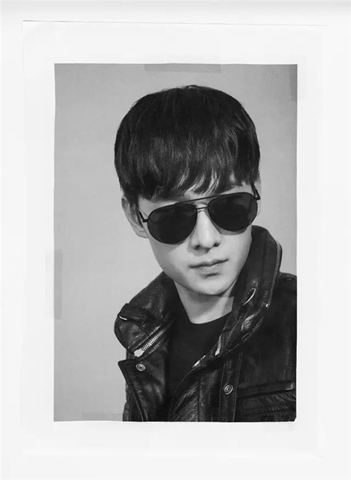 杨洋代言YSL眼镜，率性演绎新季广告大片！