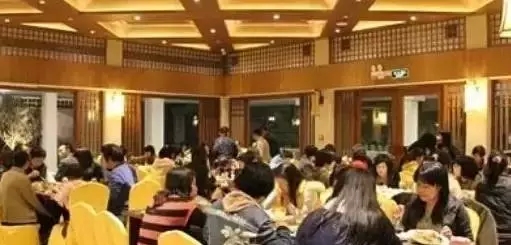 从面临倒闭到赚上百万的餐厅 全靠广告费