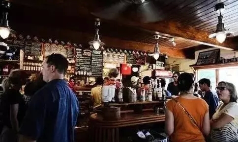 从面临倒闭到赚上百万的餐厅 全靠广告费